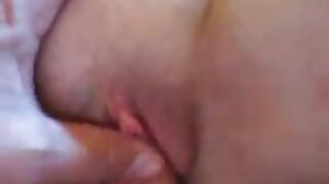 பூபி கருங்காலி டீன் ஜூலி கே பொது இடத்தில் கவர்ந்து ஆணி அடித்தார்